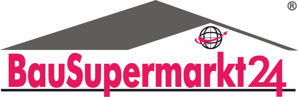 Logo von BauSupermarkt24: Der Schriftzug ‚BauSupermarkt24‘ in kräftigem Magenta unter einem stilisierten grauen Hausdach mit Weltkugel und rotem Pfeil. Die Gestaltung vermittelt einen modernen Online-Baumarkt mit internationalem Fokus.